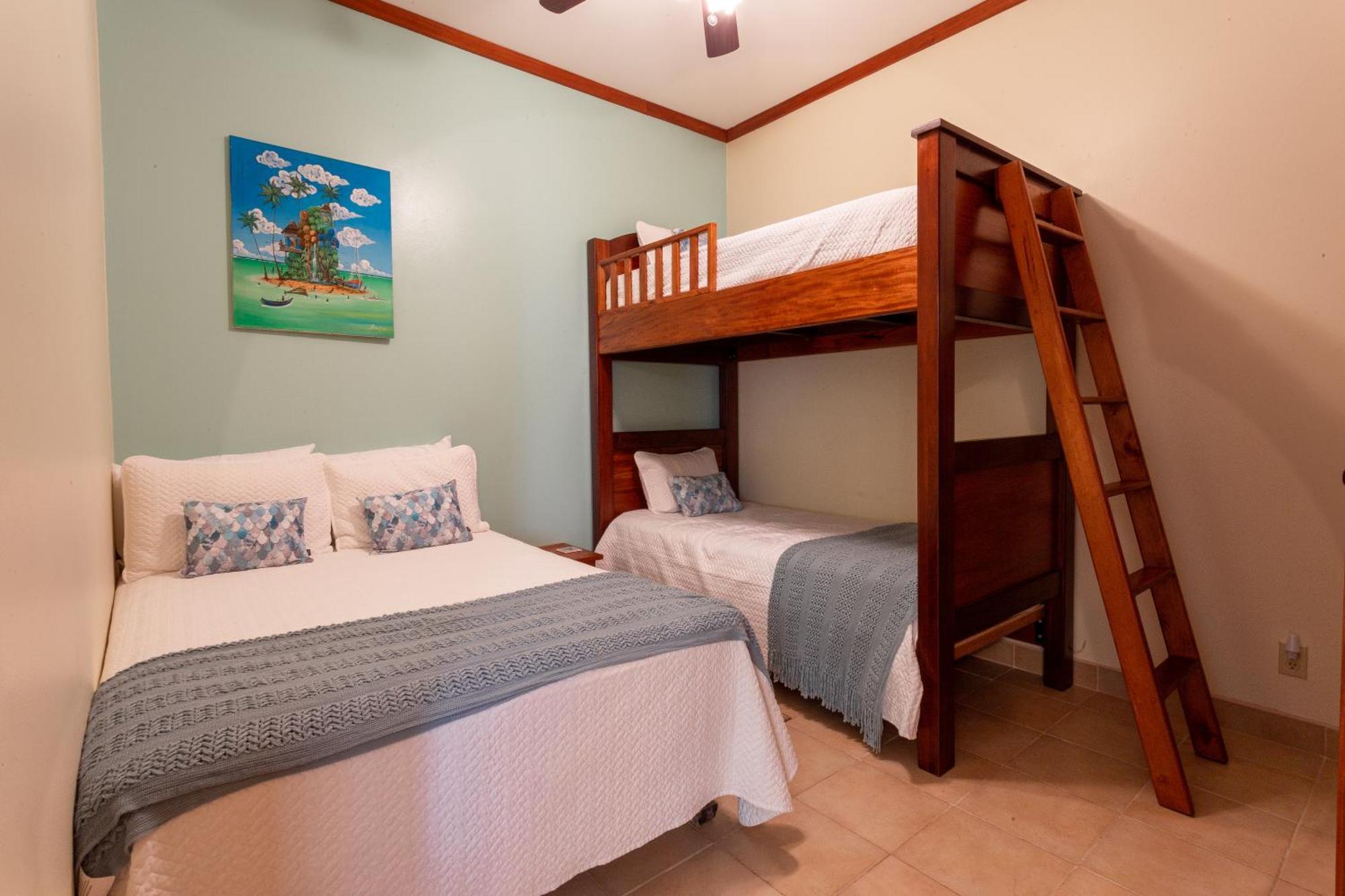 Tara Del Sol Resort San Pedro  Chambre photo